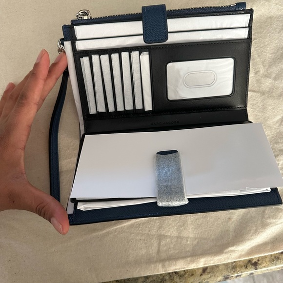 New Marc Jacob phone wristlet - Picture 4 of 9